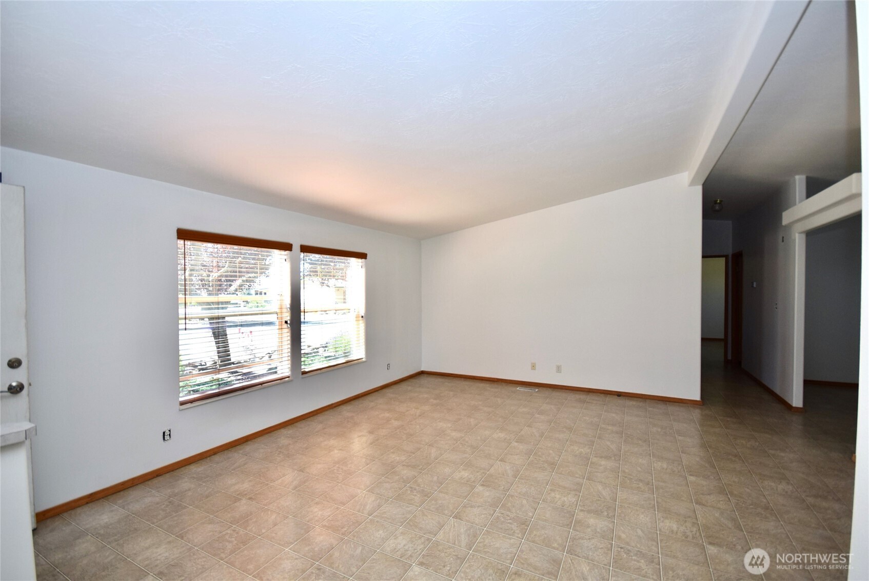 612 N Seventh Avenue Property Photo 6