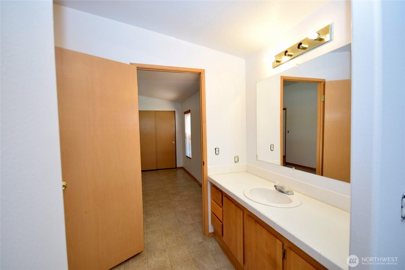 612 N Seventh Avenue Property Photo 19