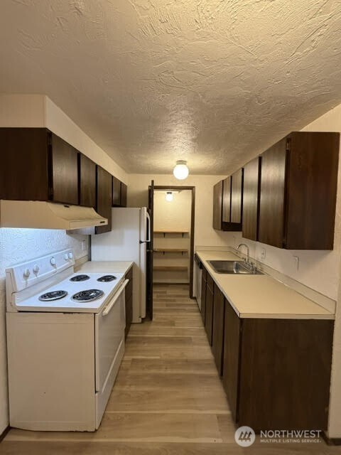 2100 N 106th Street 104 Property Photo 4