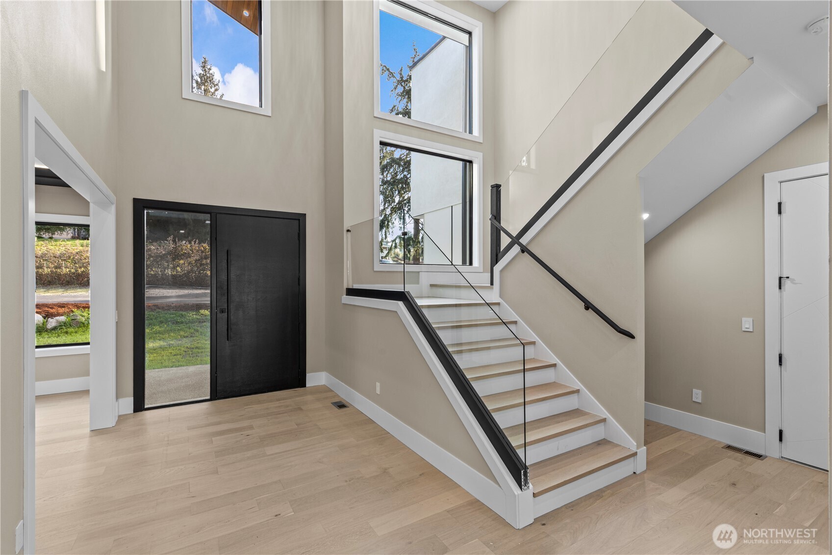 20921 1st Place Property Photo 5