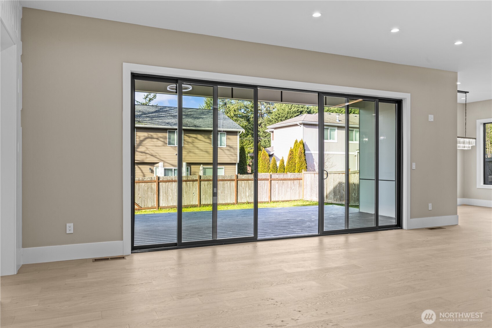 20921 1st Place Property Photo 8