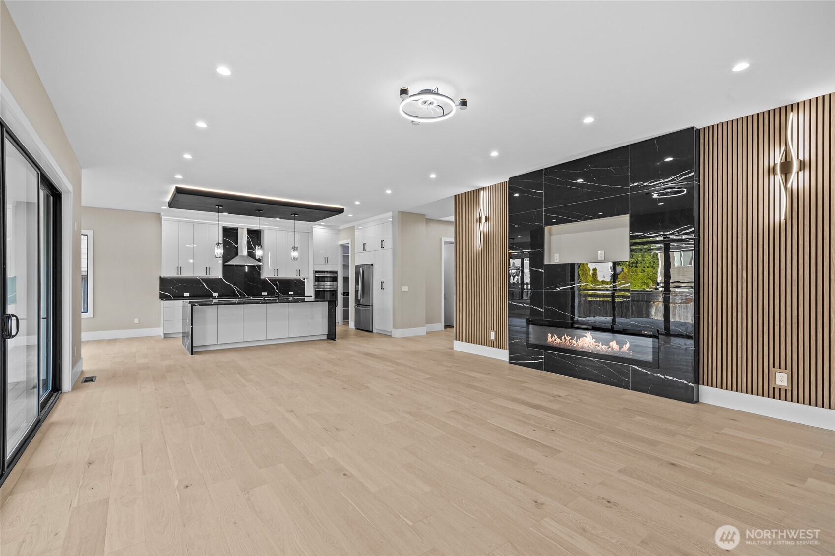 20921 1st Place Property Photo 11