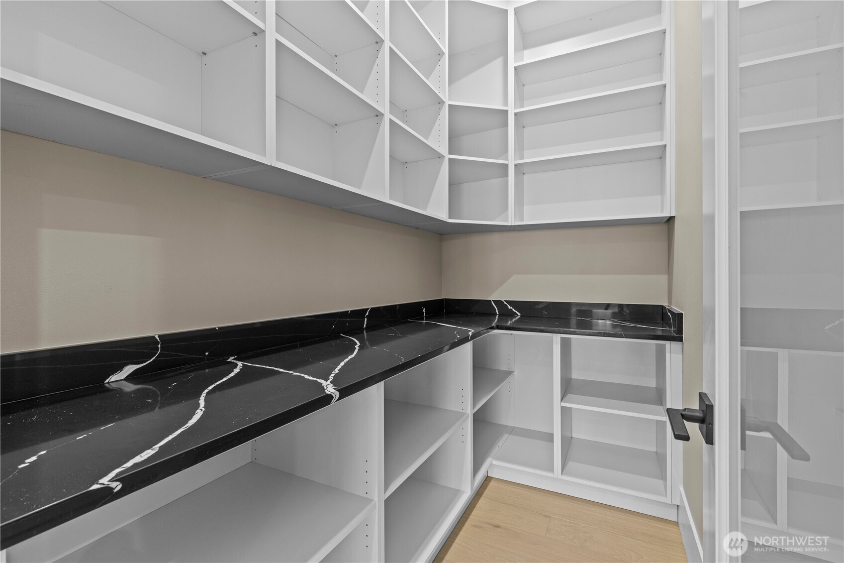 20921 1st Place Property Photo 17
