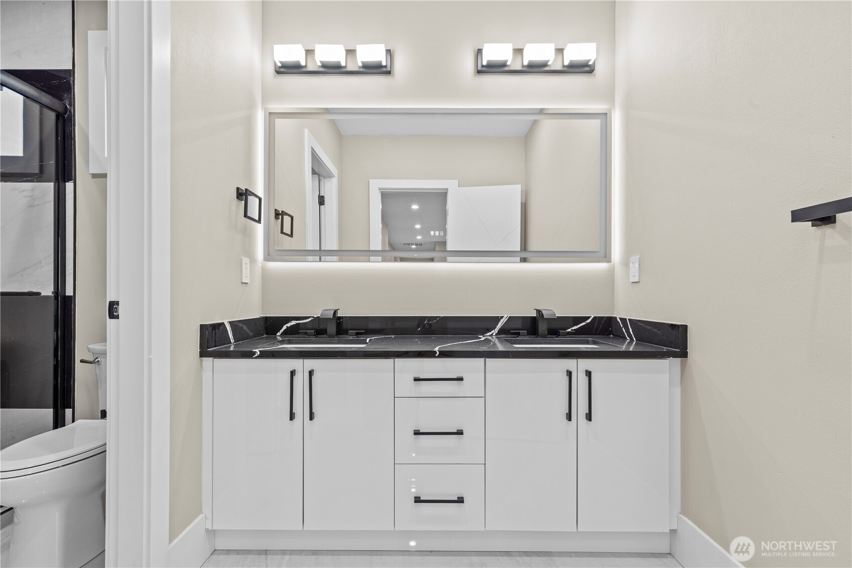 20921 1st Place Property Photo 23