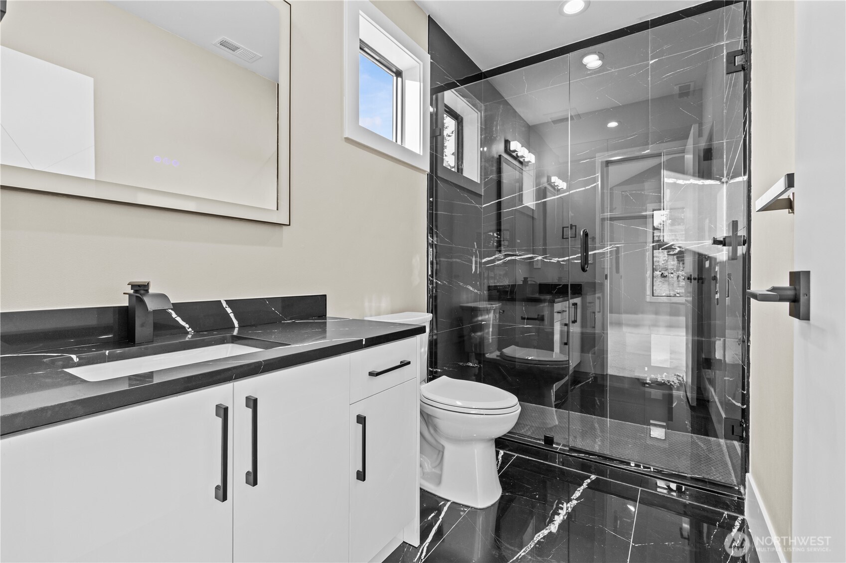 20921 1st Place Property Photo 25