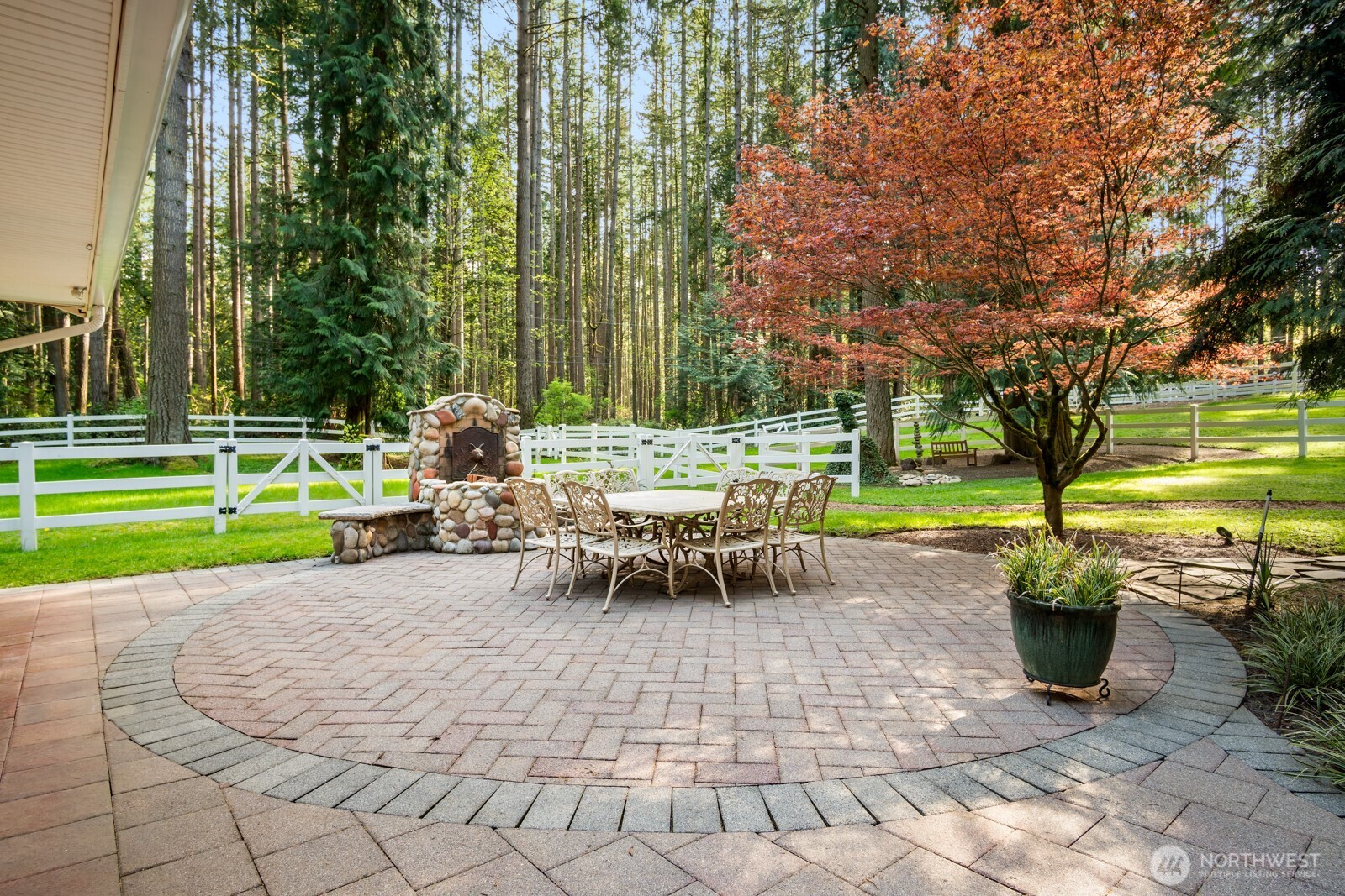 16 Bridlewood Circle Property Photo 3