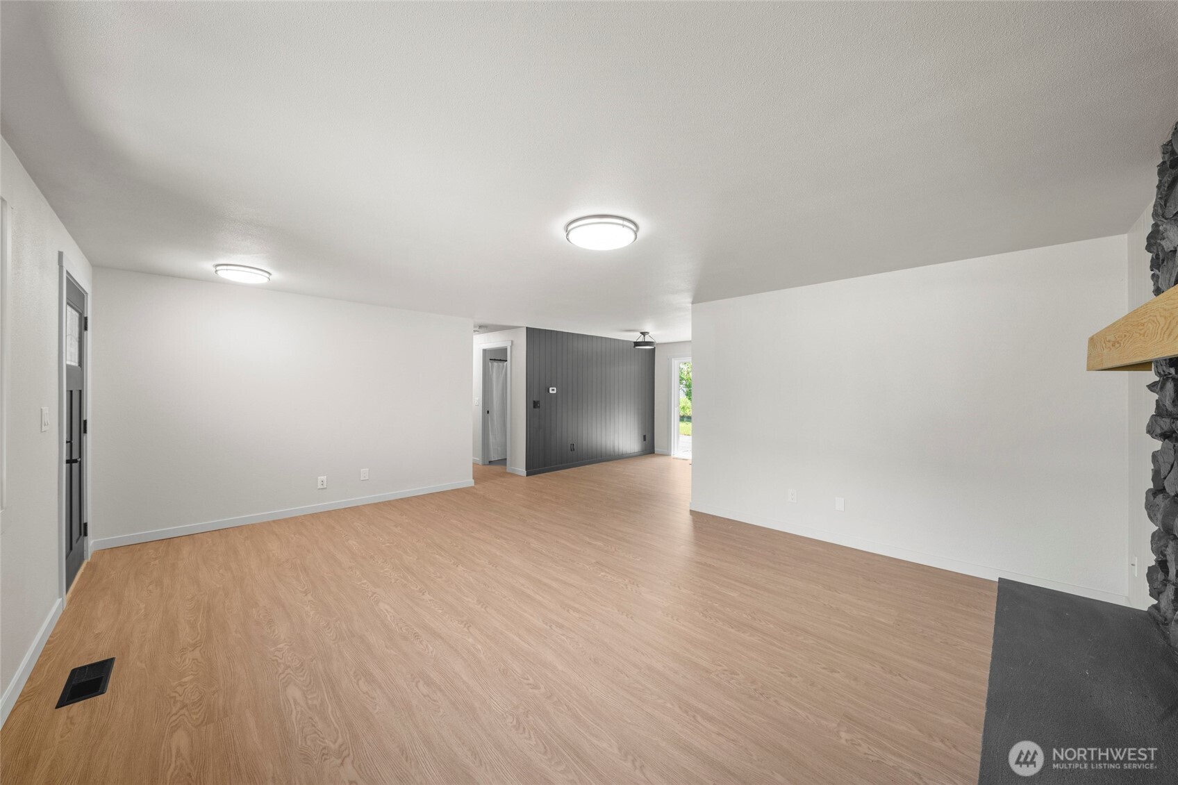 7610 Greenridge Loop Property Photo 6