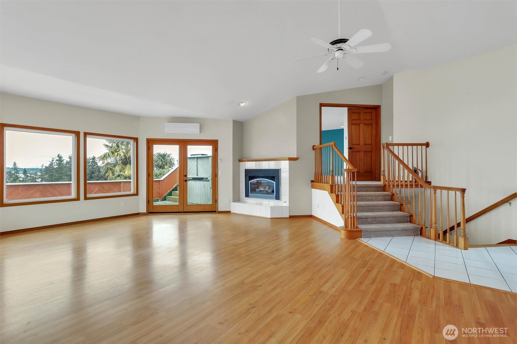876 Rocky Point Drive Property Photo 7