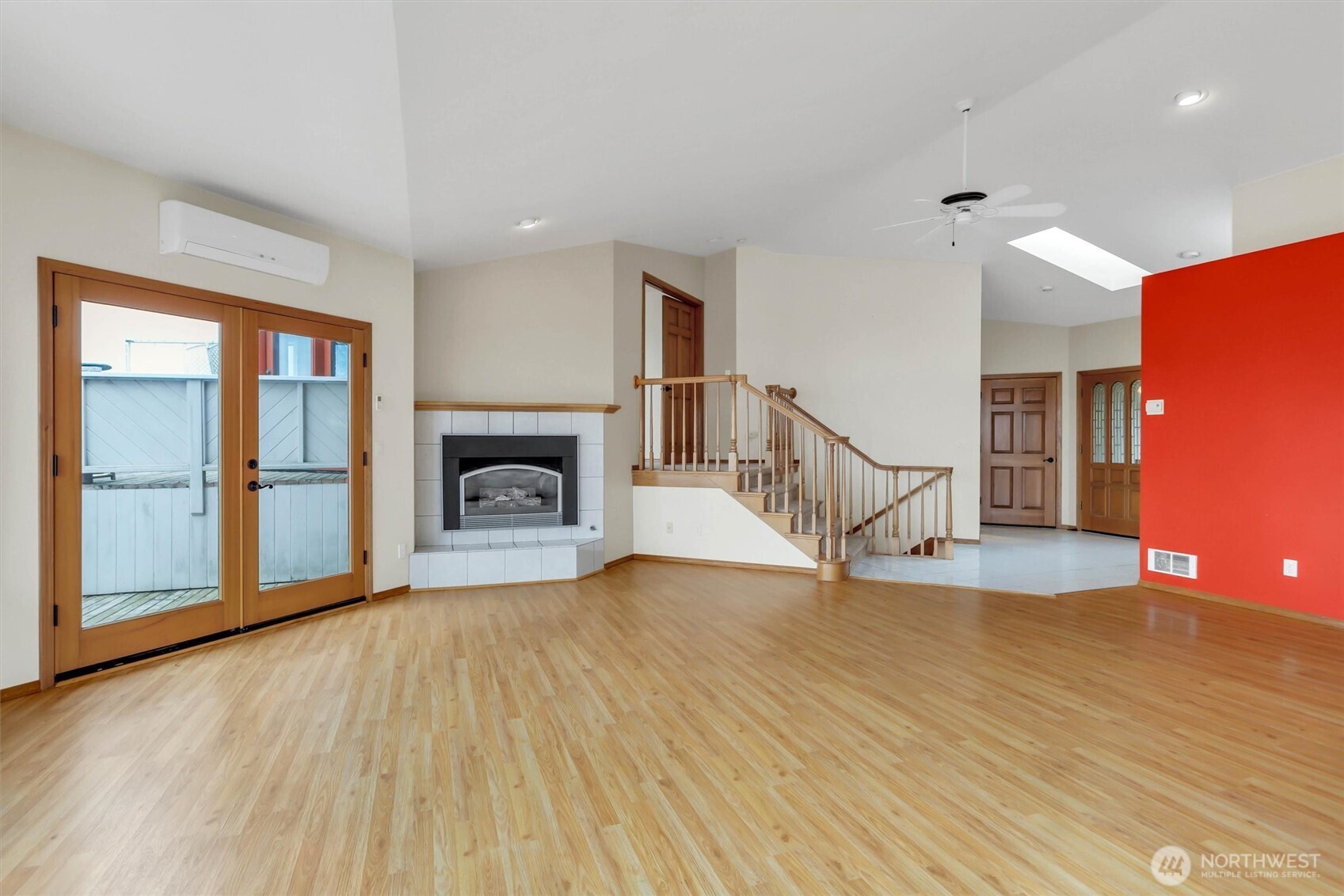 876 Rocky Point Drive Property Photo 8