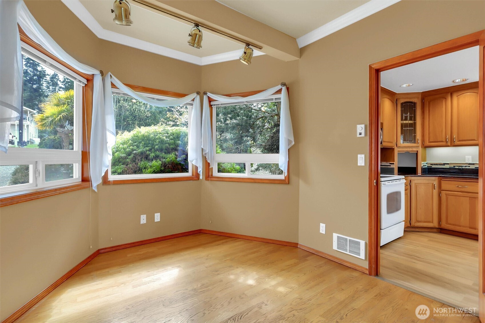 876 Rocky Point Drive Property Photo 12