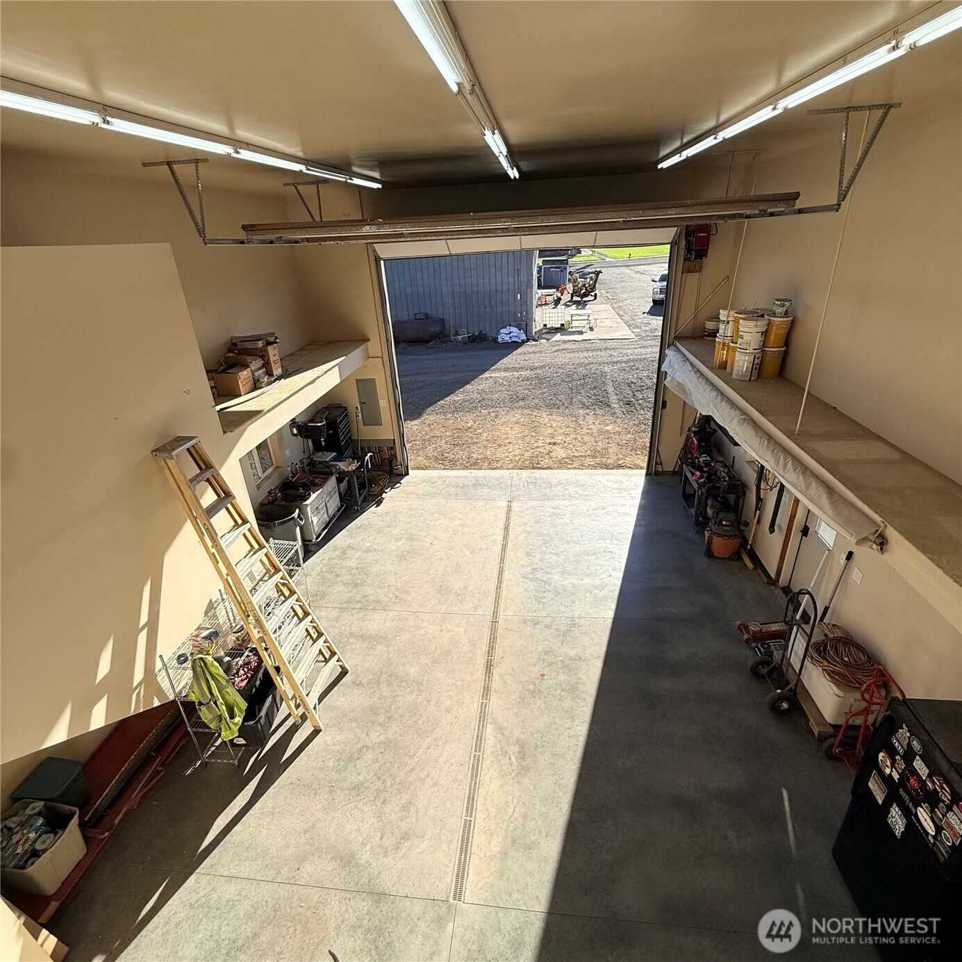 209 S B Street Property Photo 10