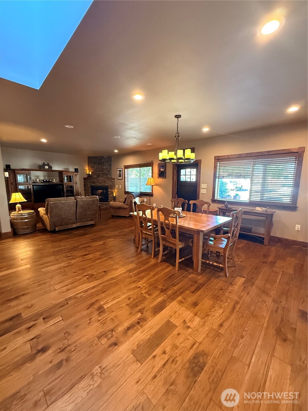 209 S B Street Property Photo 14