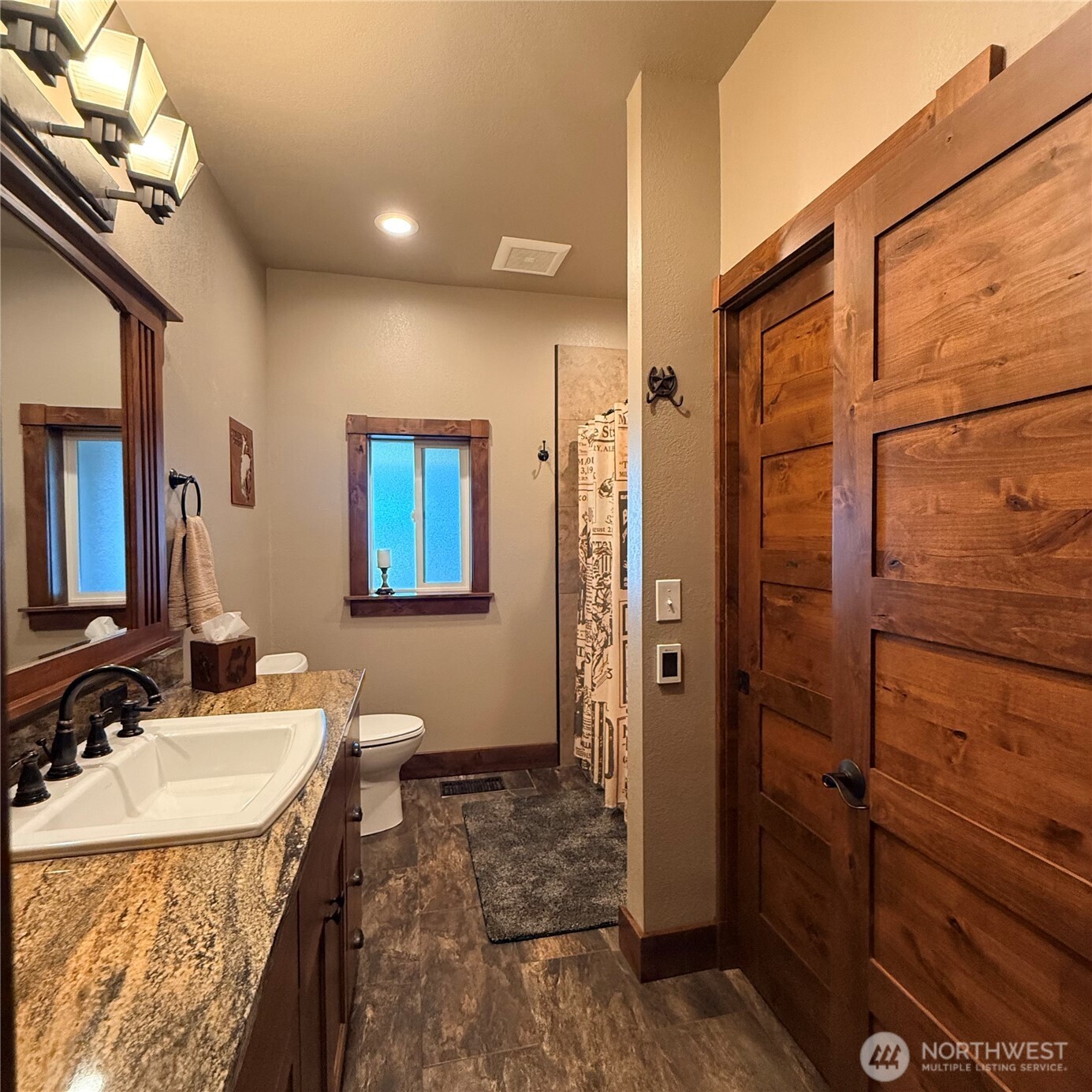 209 S B Street Property Photo 18