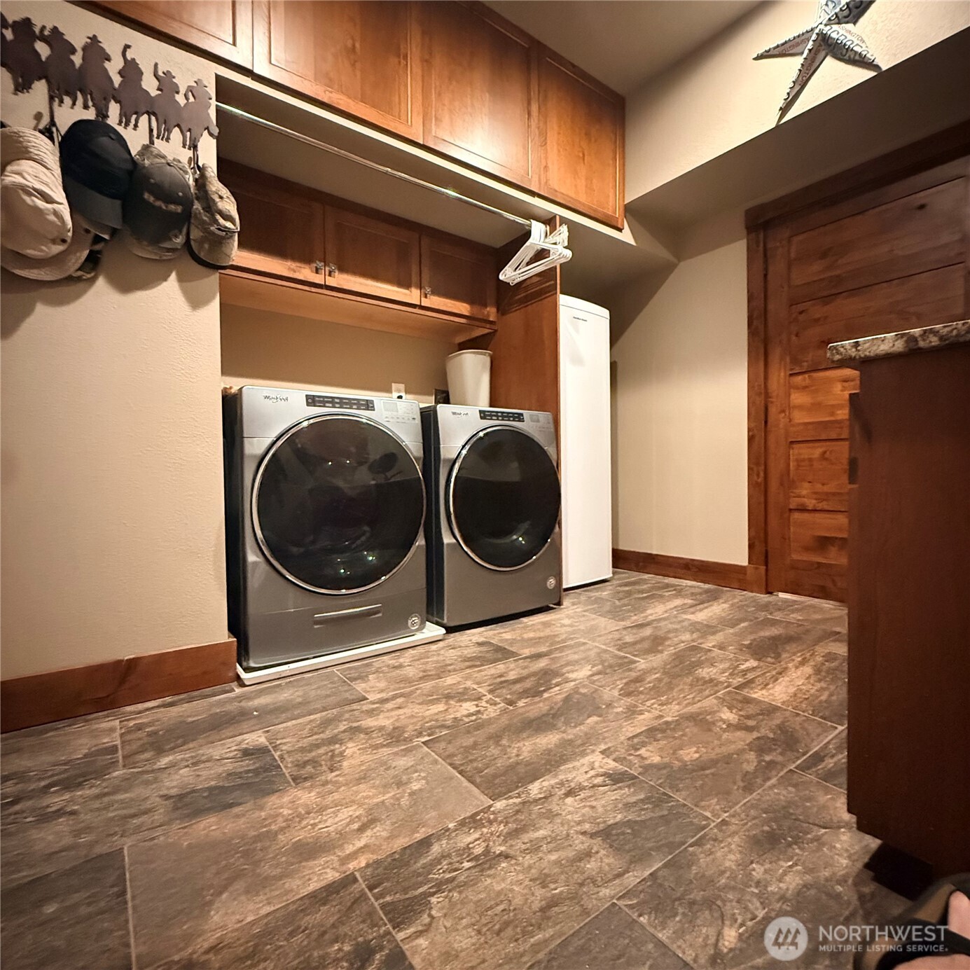 209 S B Street Property Photo 20