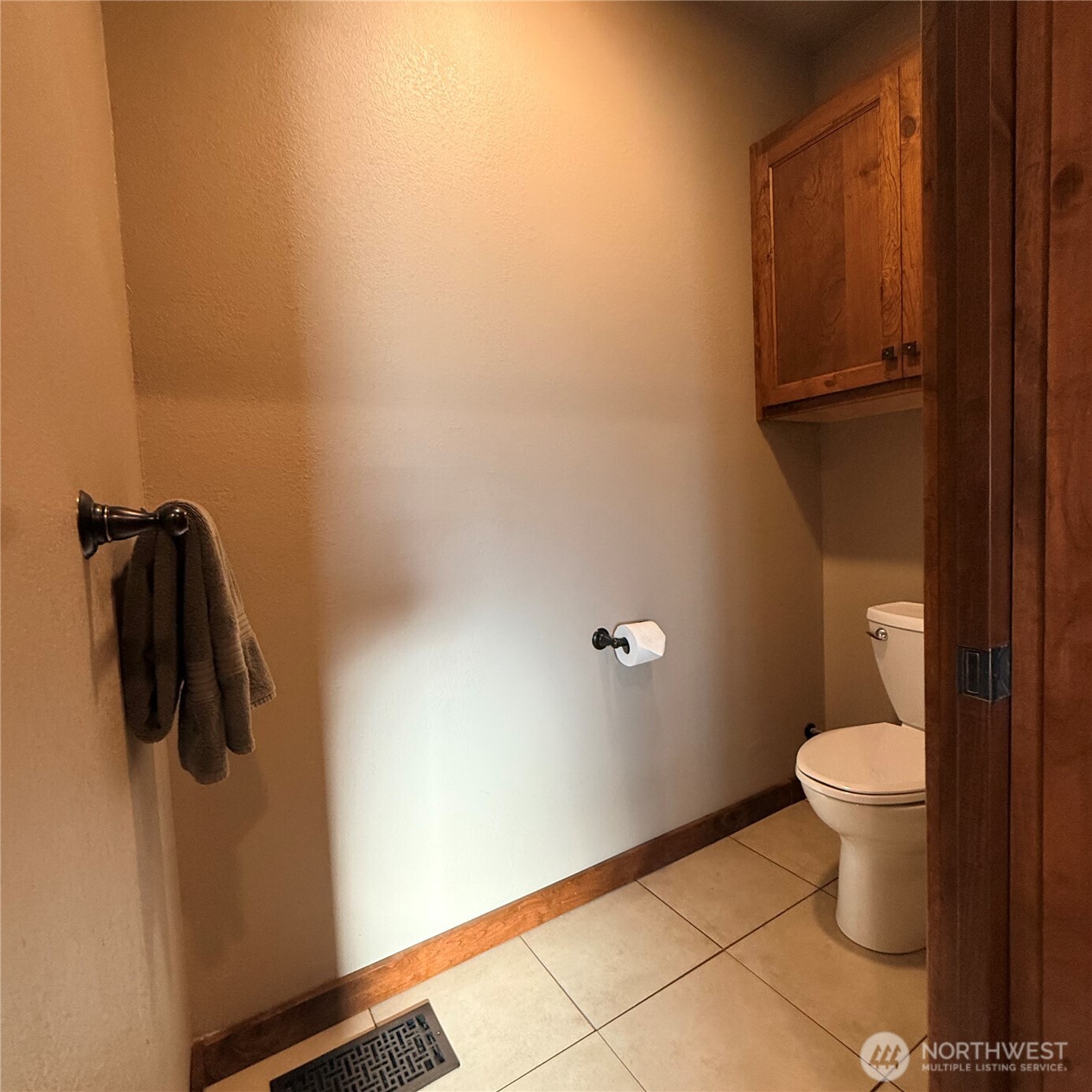 209 S B Street Property Photo 24