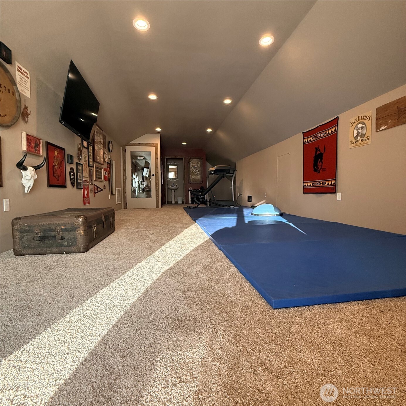 209 S B Street Property Photo 27