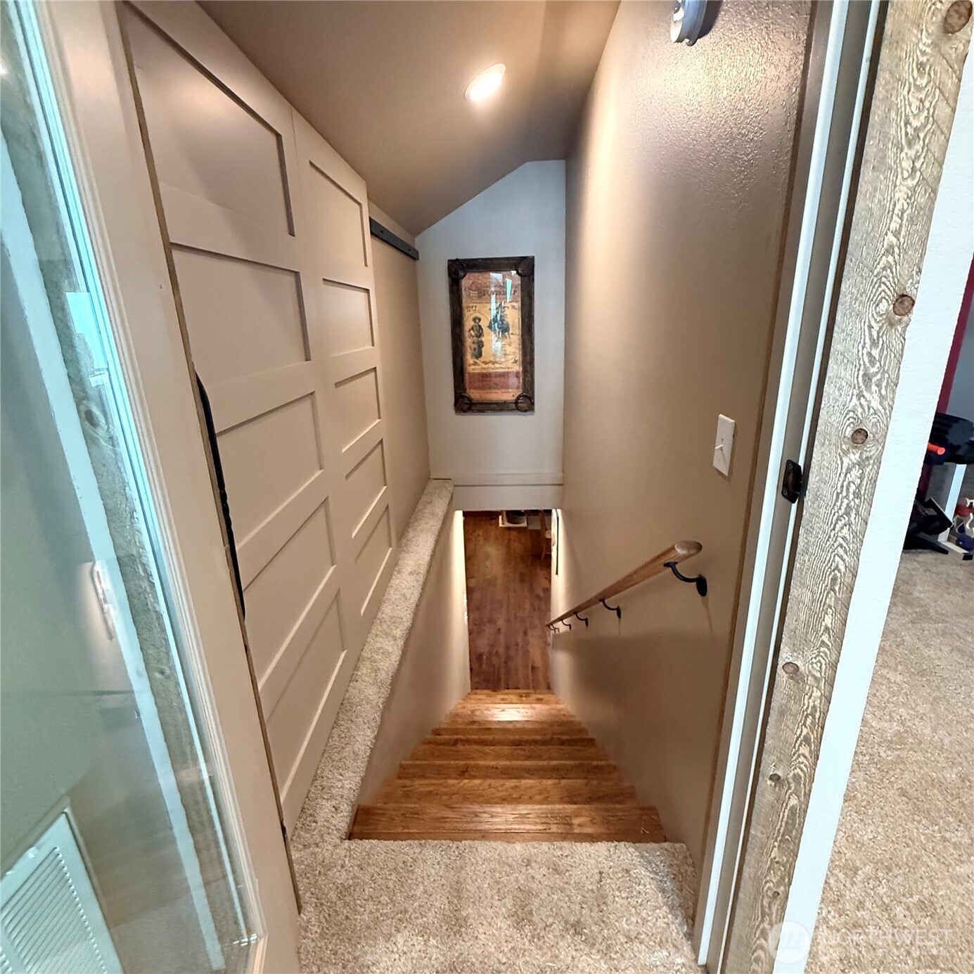 209 S B Street Property Photo 28