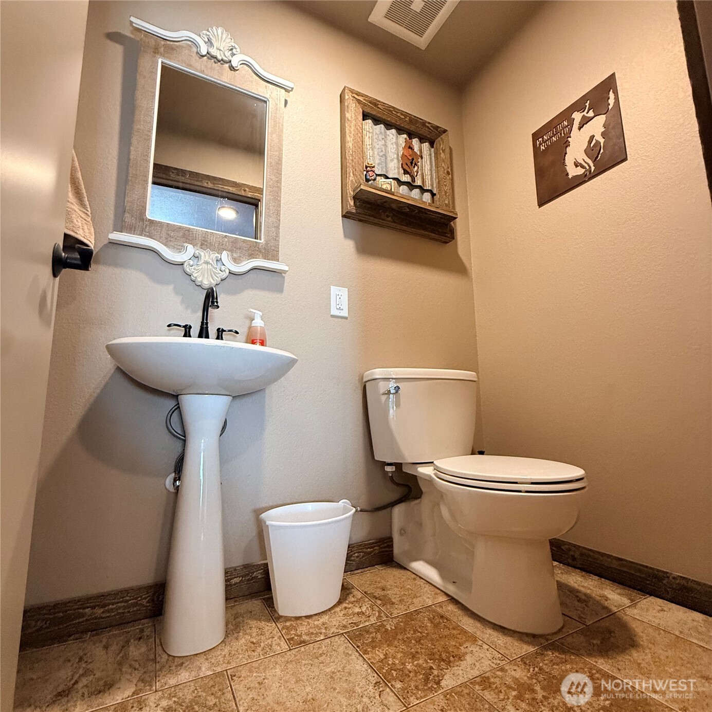 209 S B Street Property Photo 29