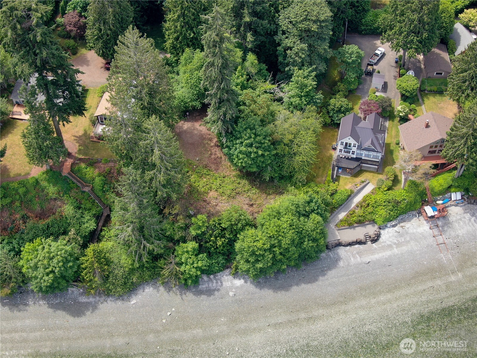 17180 Agate Street Property Photo 7