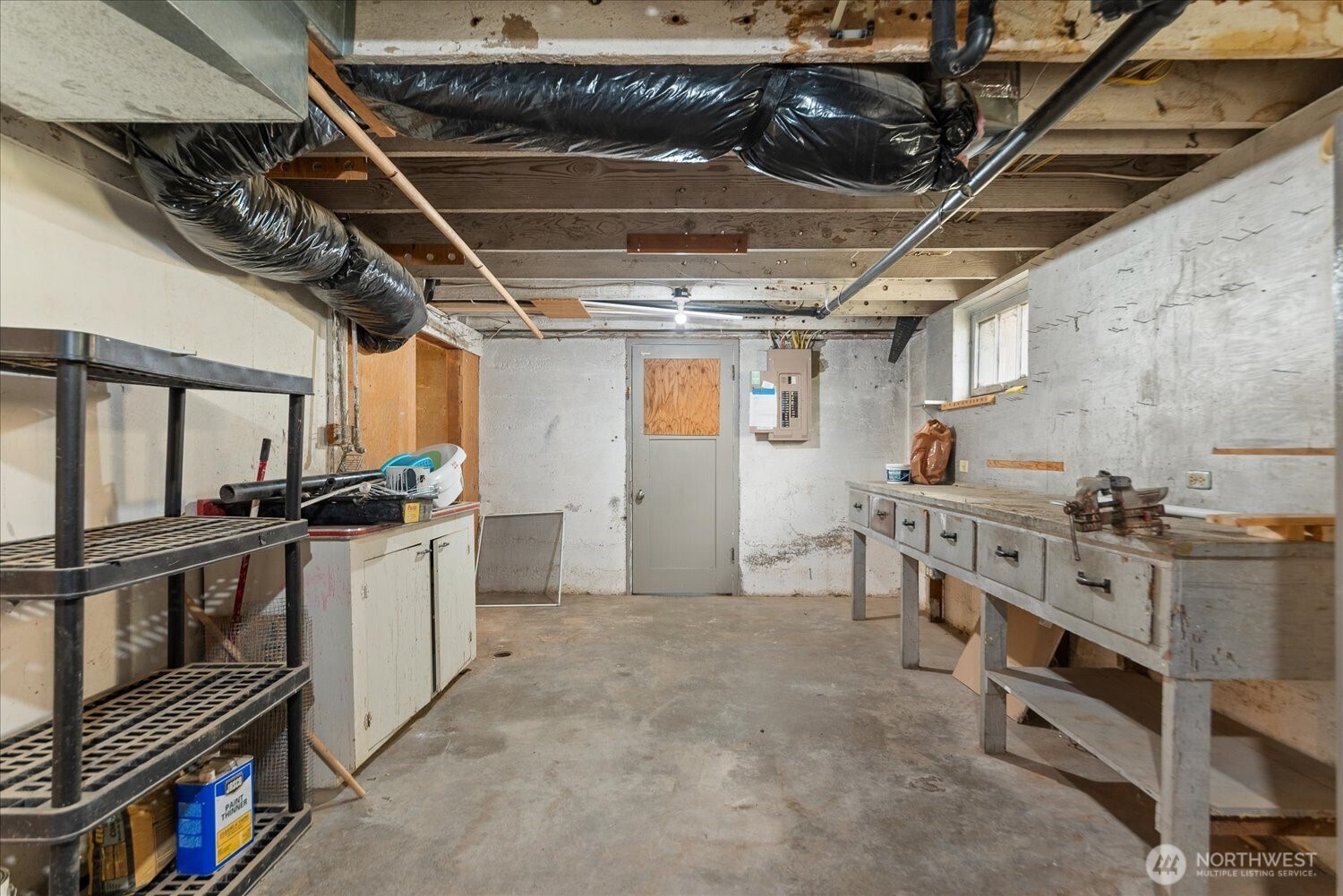 309 E 3rd Street Property Photo 31