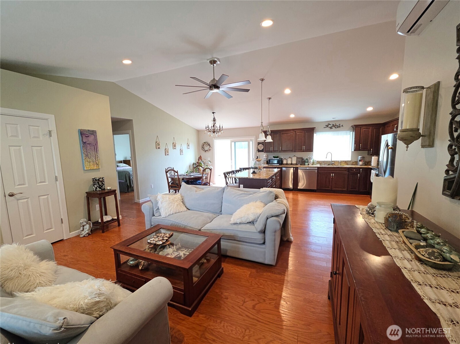 3214 Sanderling Drive Property Photo 7