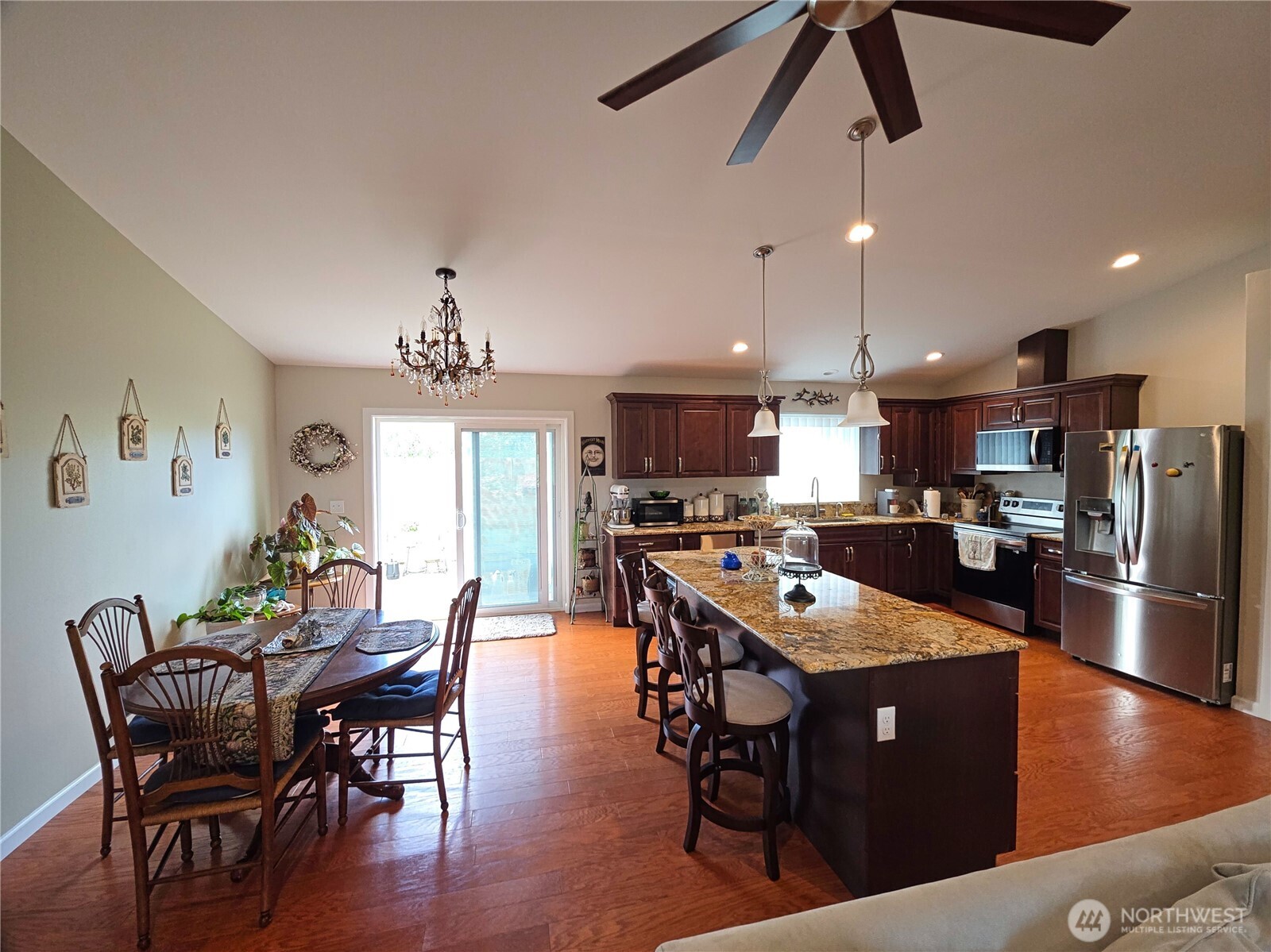 3214 Sanderling Drive Property Photo 8