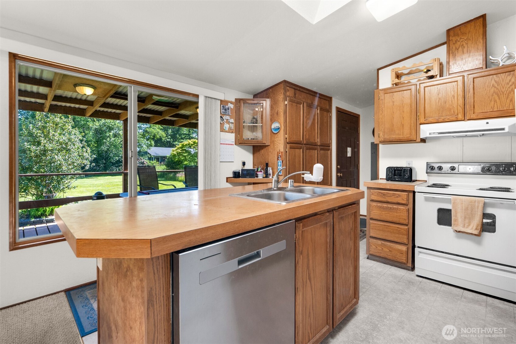 7115 Ortelius Dr Property Photo 12
