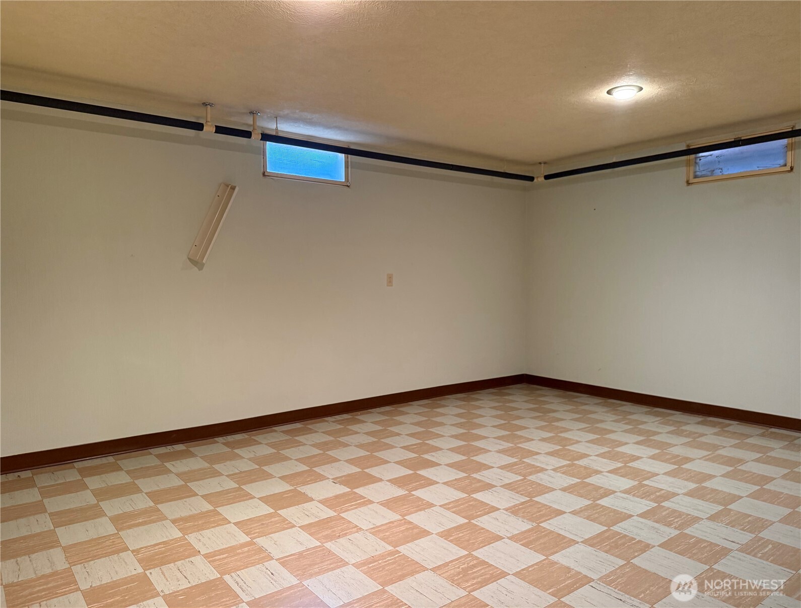 712 E 2nd Avenue Property Photo 28