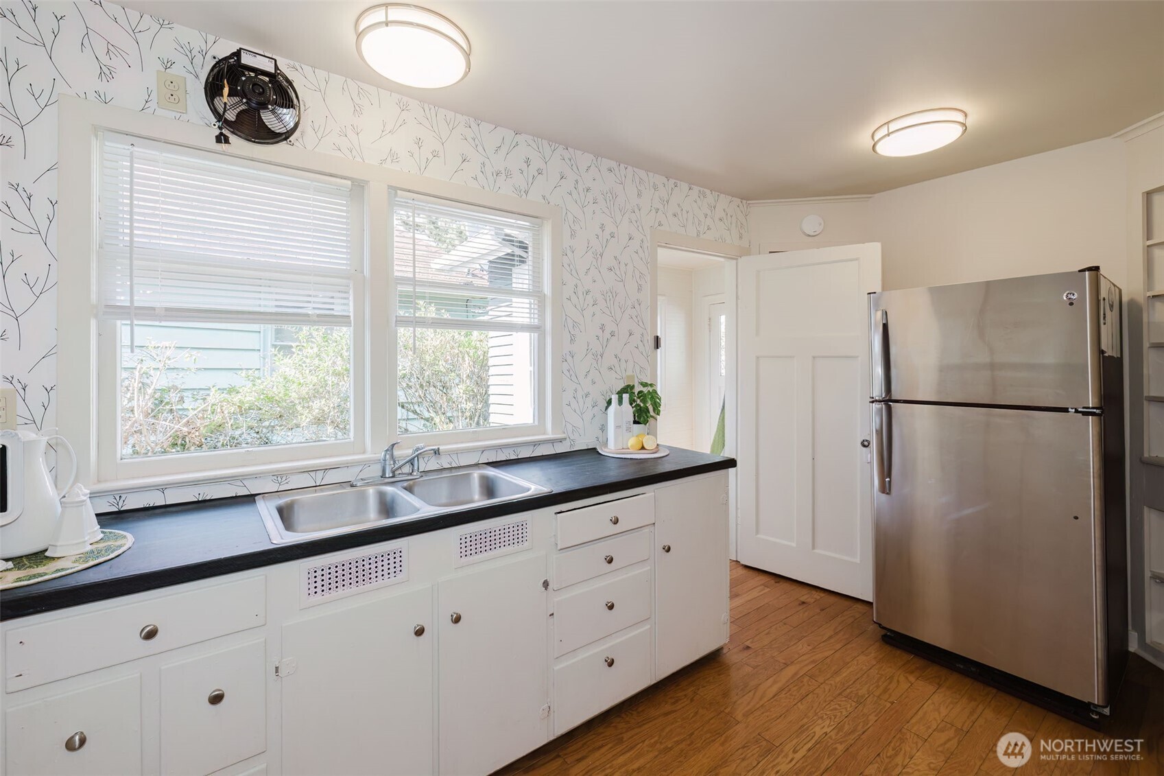 1108 Warren Avenue Property Photo 8