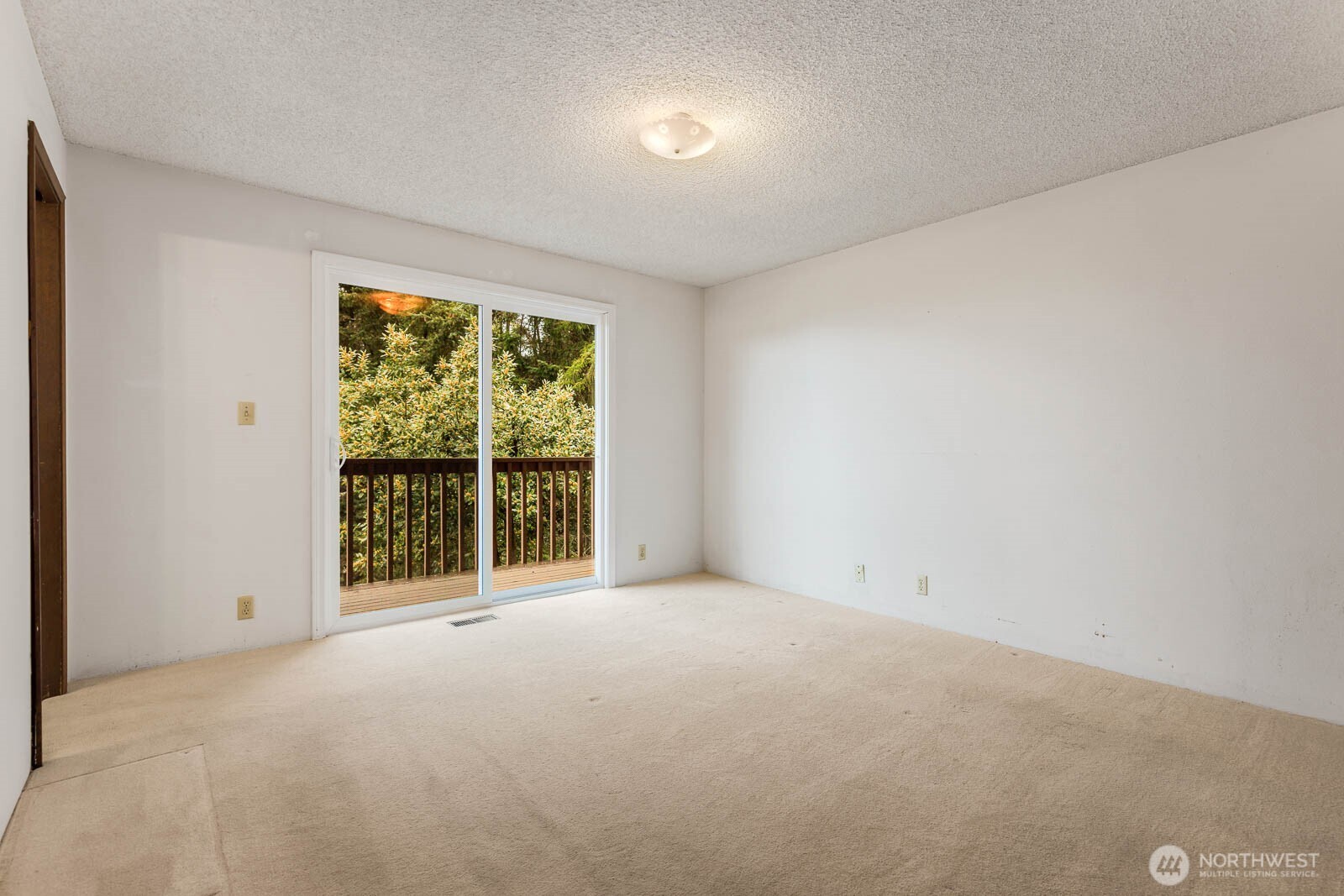 7413 Soundview Drive Property Photo 19