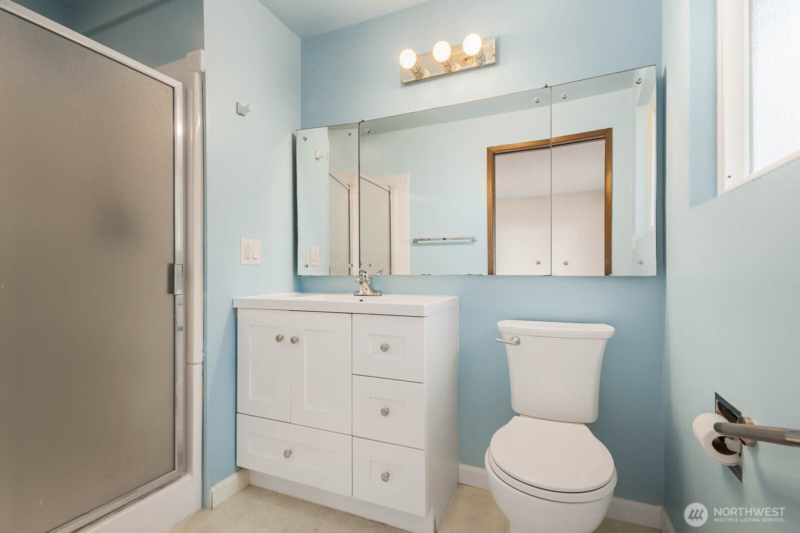7413 Soundview Drive Property Photo 20