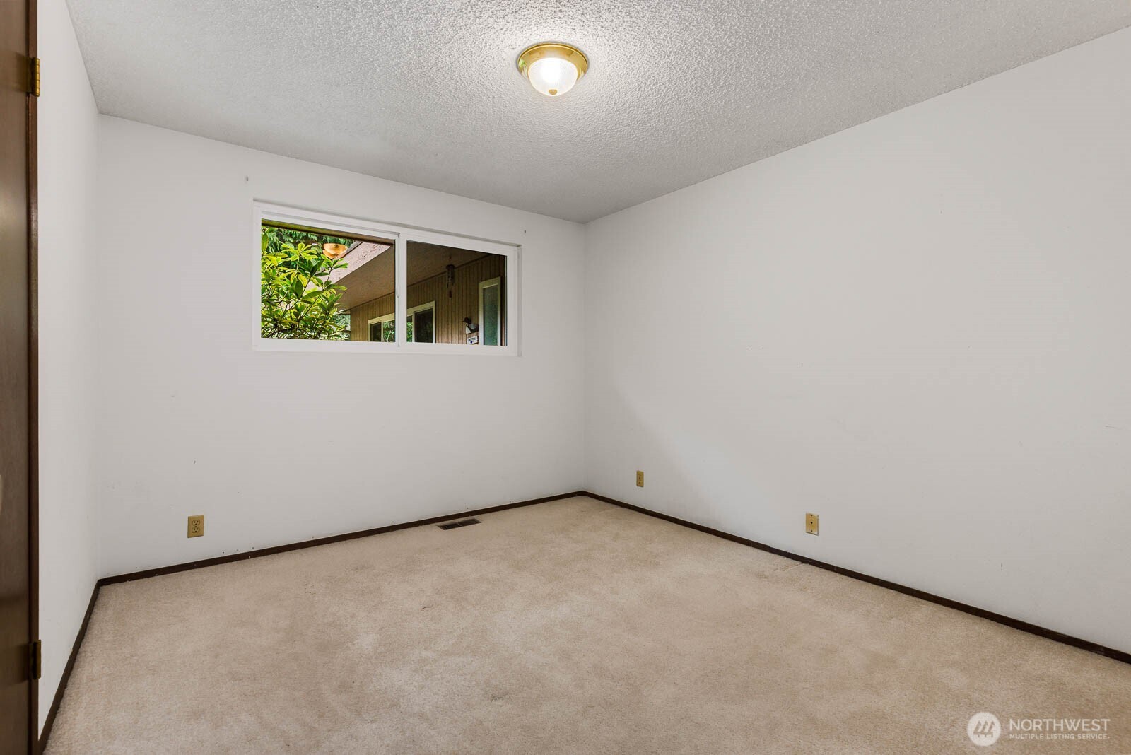 7413 Soundview Drive Property Photo 22