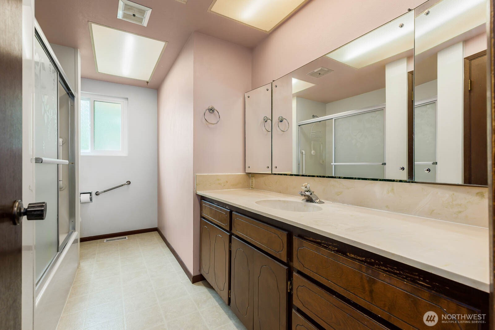 7413 Soundview Drive Property Photo 23