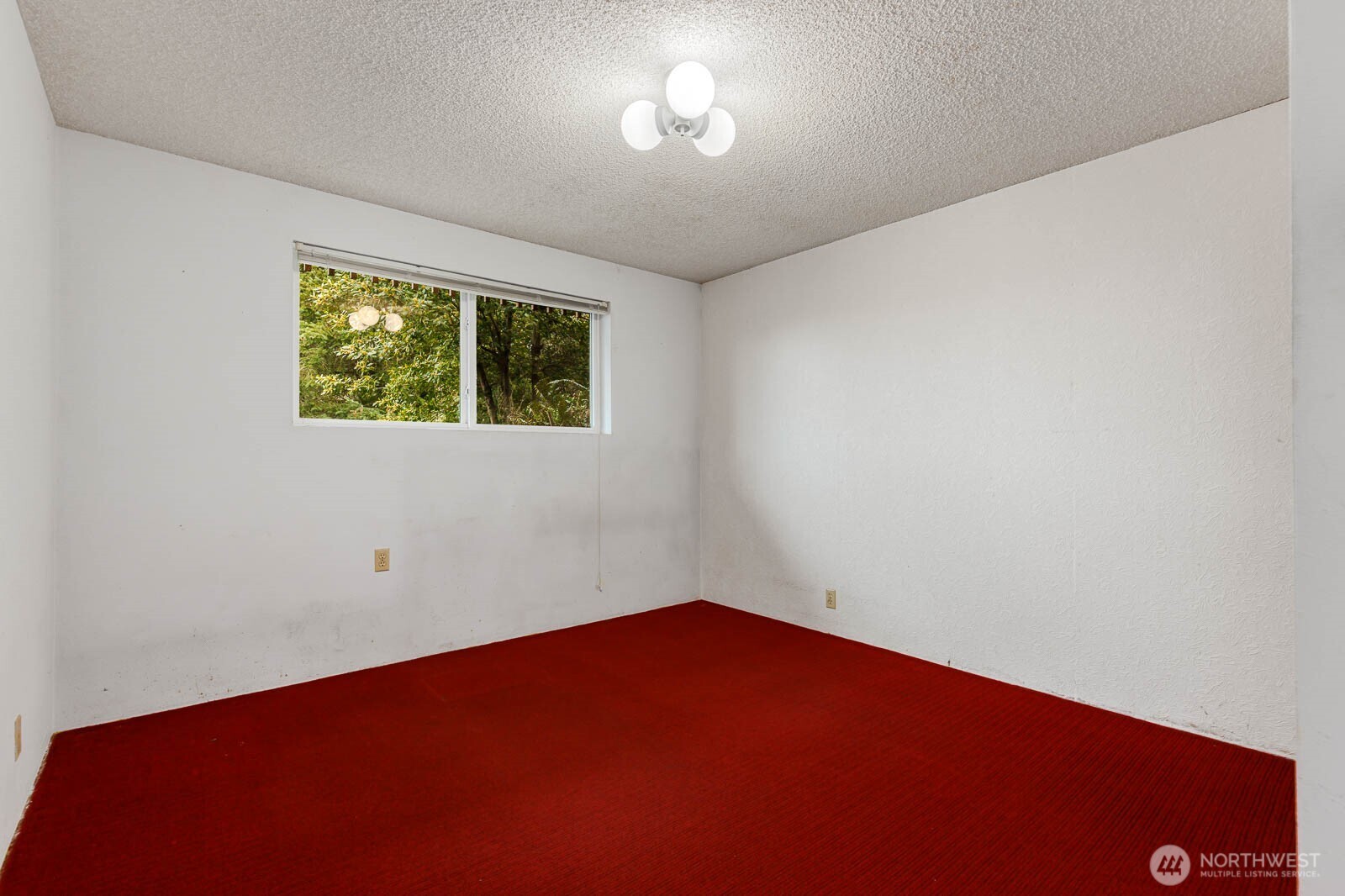 7413 Soundview Drive Property Photo 27