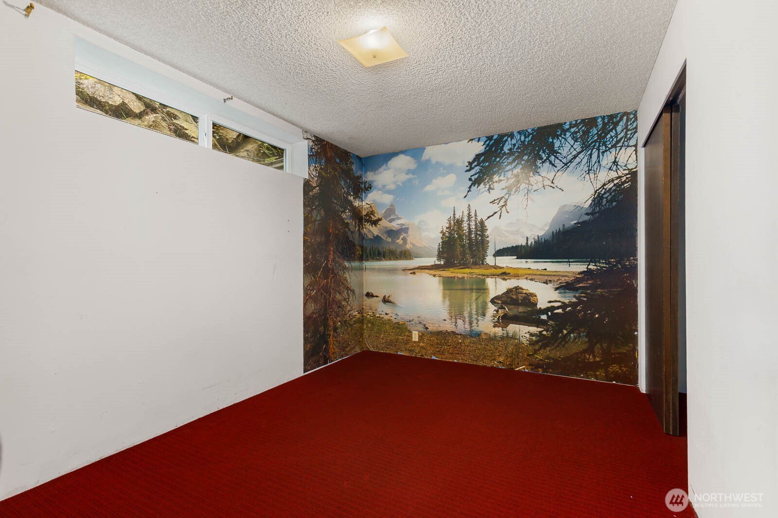 7413 Soundview Drive Property Photo 28