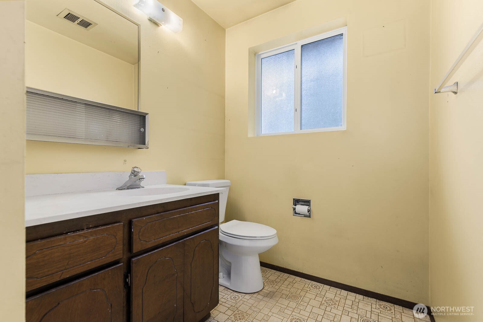 7413 Soundview Drive Property Photo 29