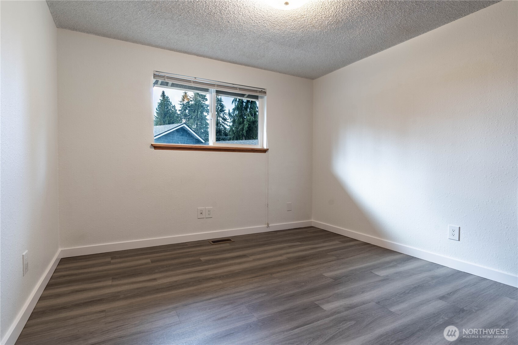 7102 48th Avenue Property Photo 11