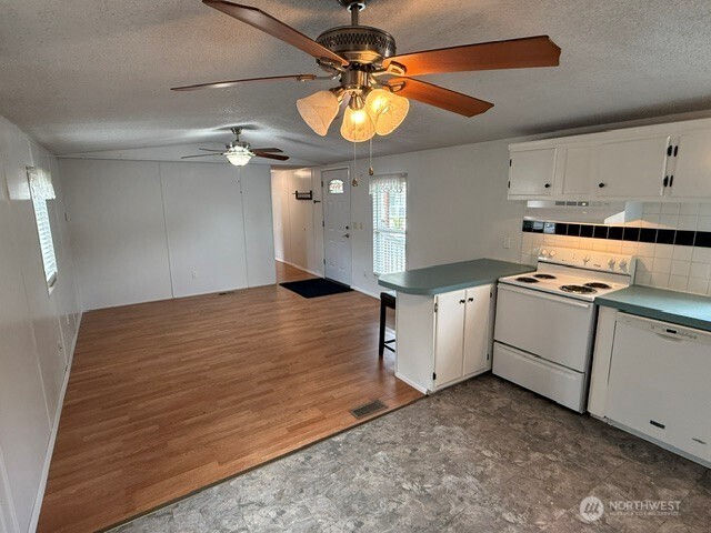10517 62nd Street 92 Property Photo 7