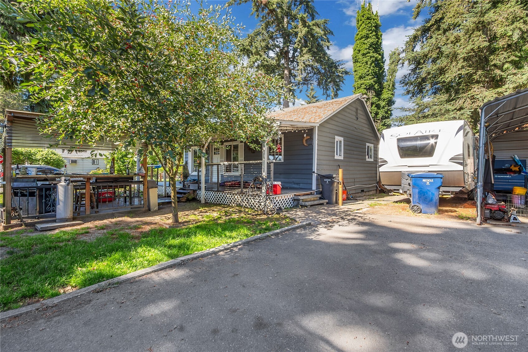 3009 D Street Property Photo 2