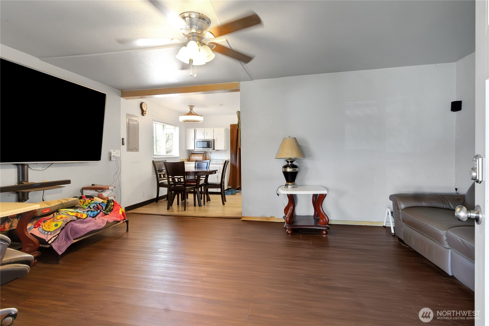 3009 D Street Property Photo 5