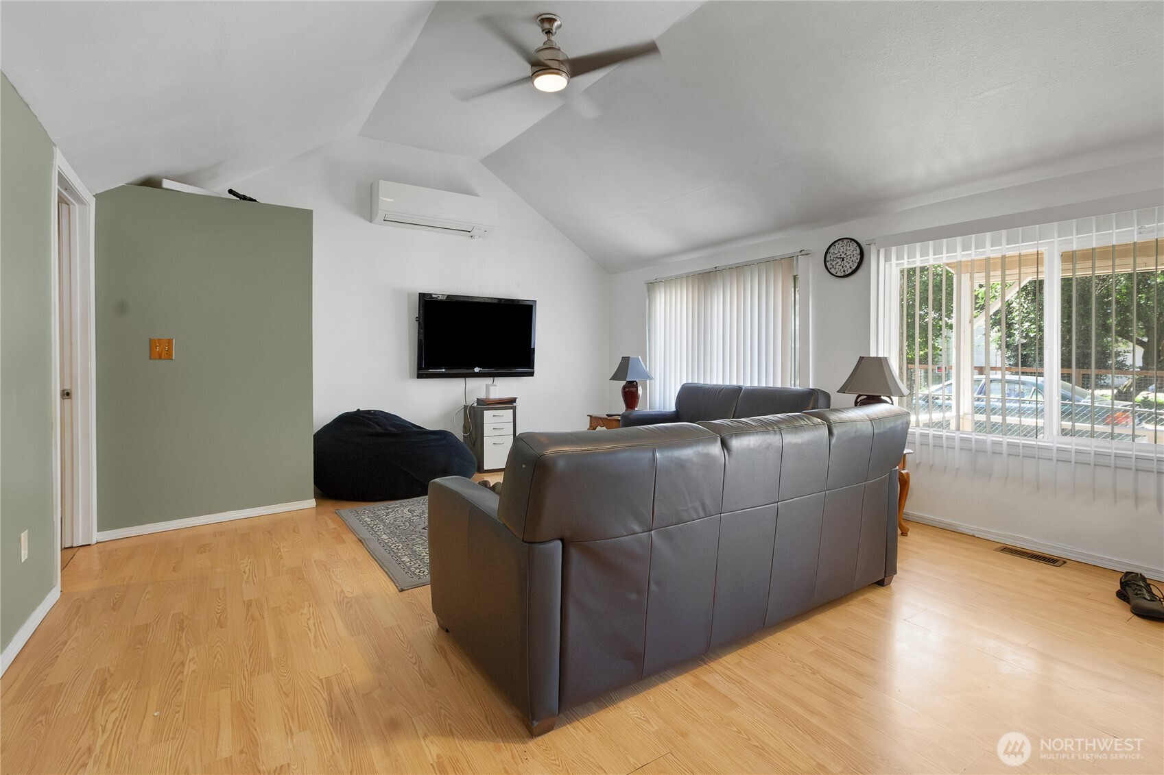 3009 D Street Property Photo 17