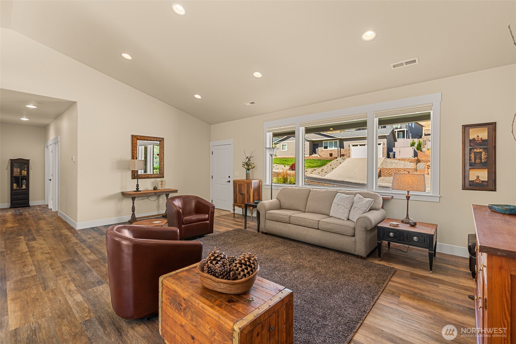 9973 Saska Way Property Photo 10