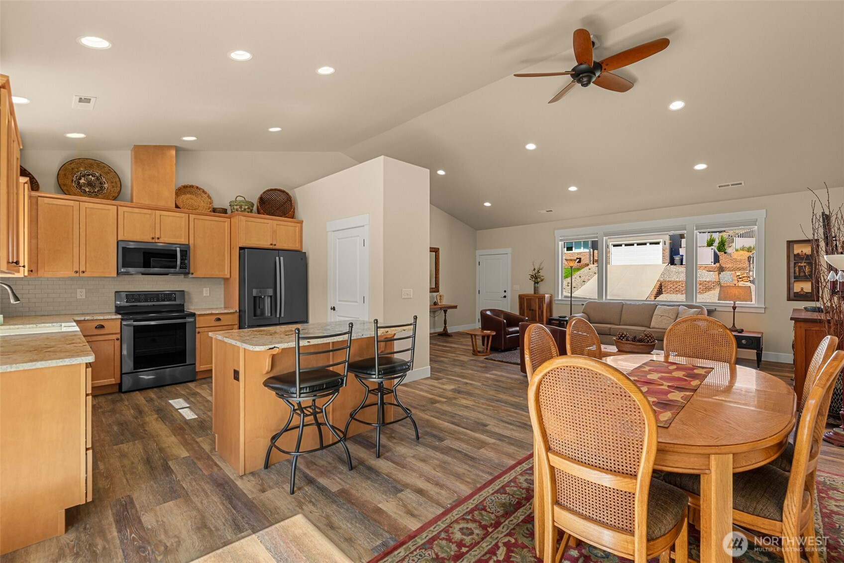 9973 Saska Way Property Photo 14