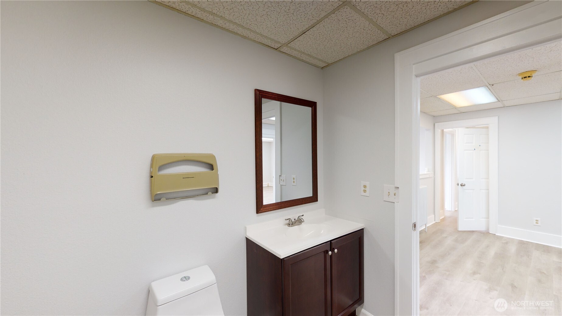 840 E Main St 101 Property Photo 10