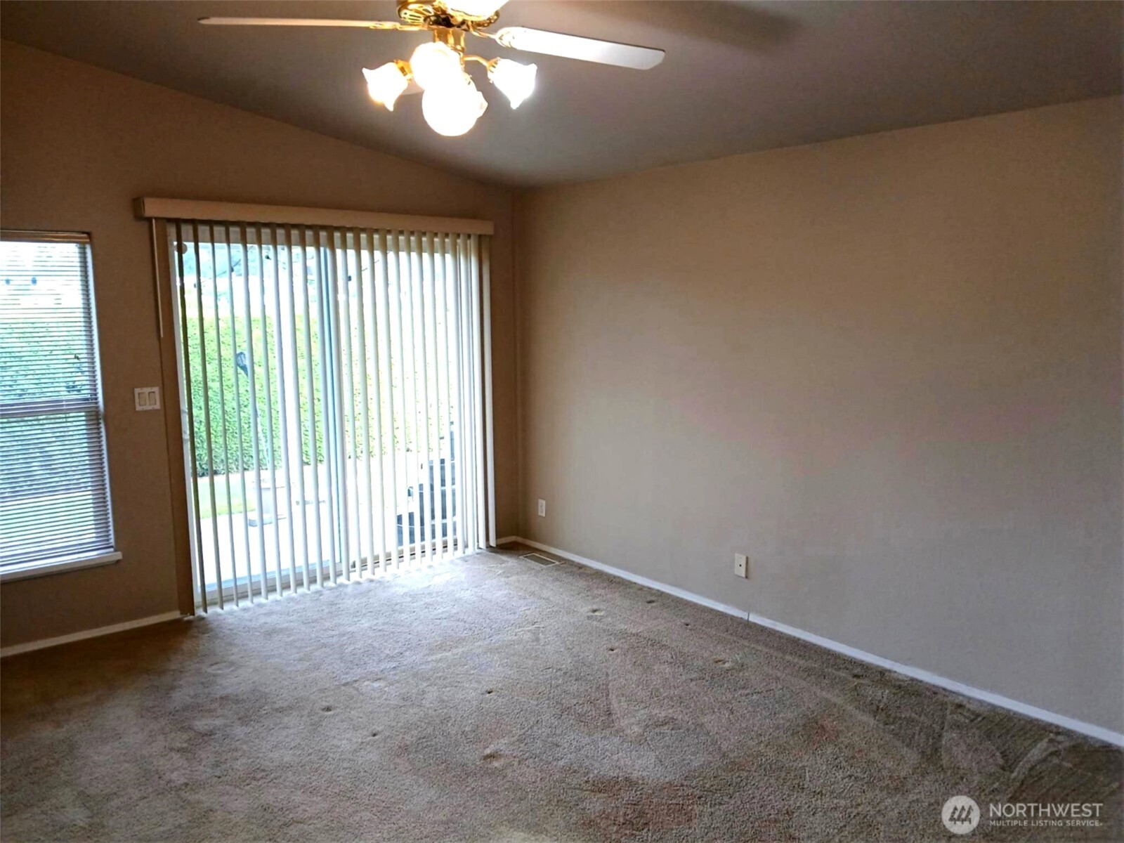 9024 60th Avenue 104 Property Photo 14