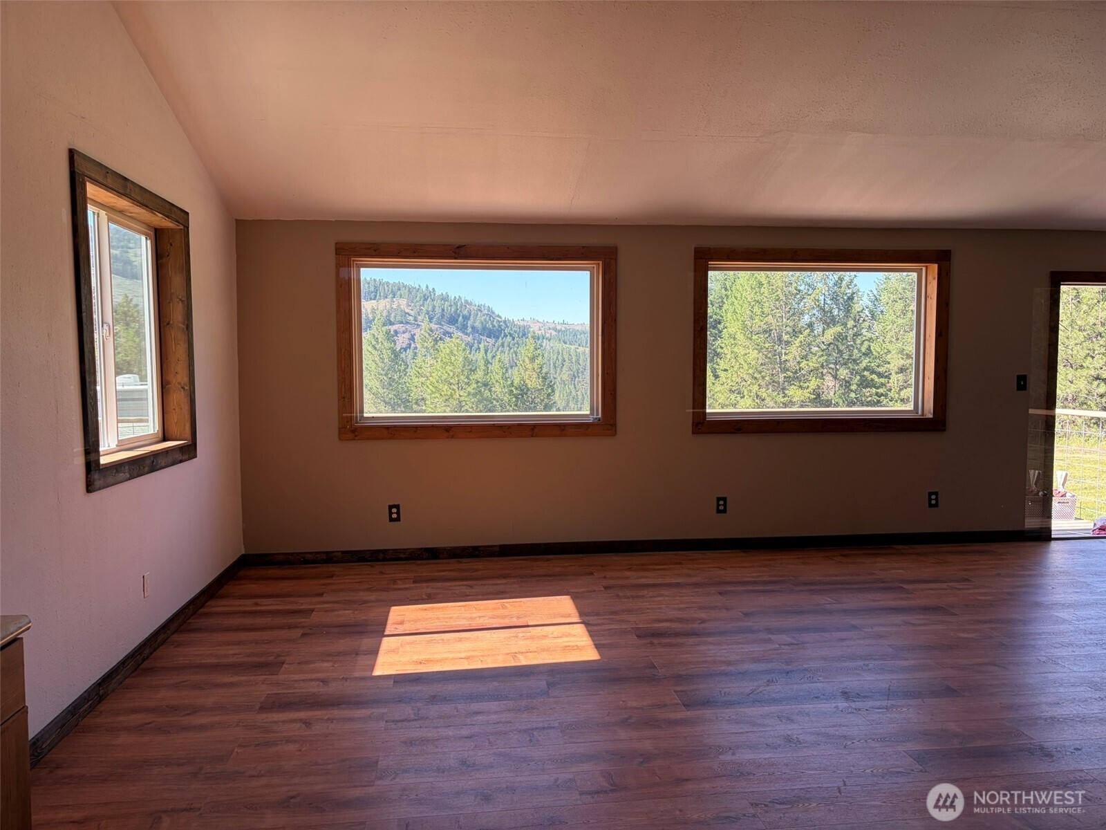 88 Little Bear Road Property Photo 5