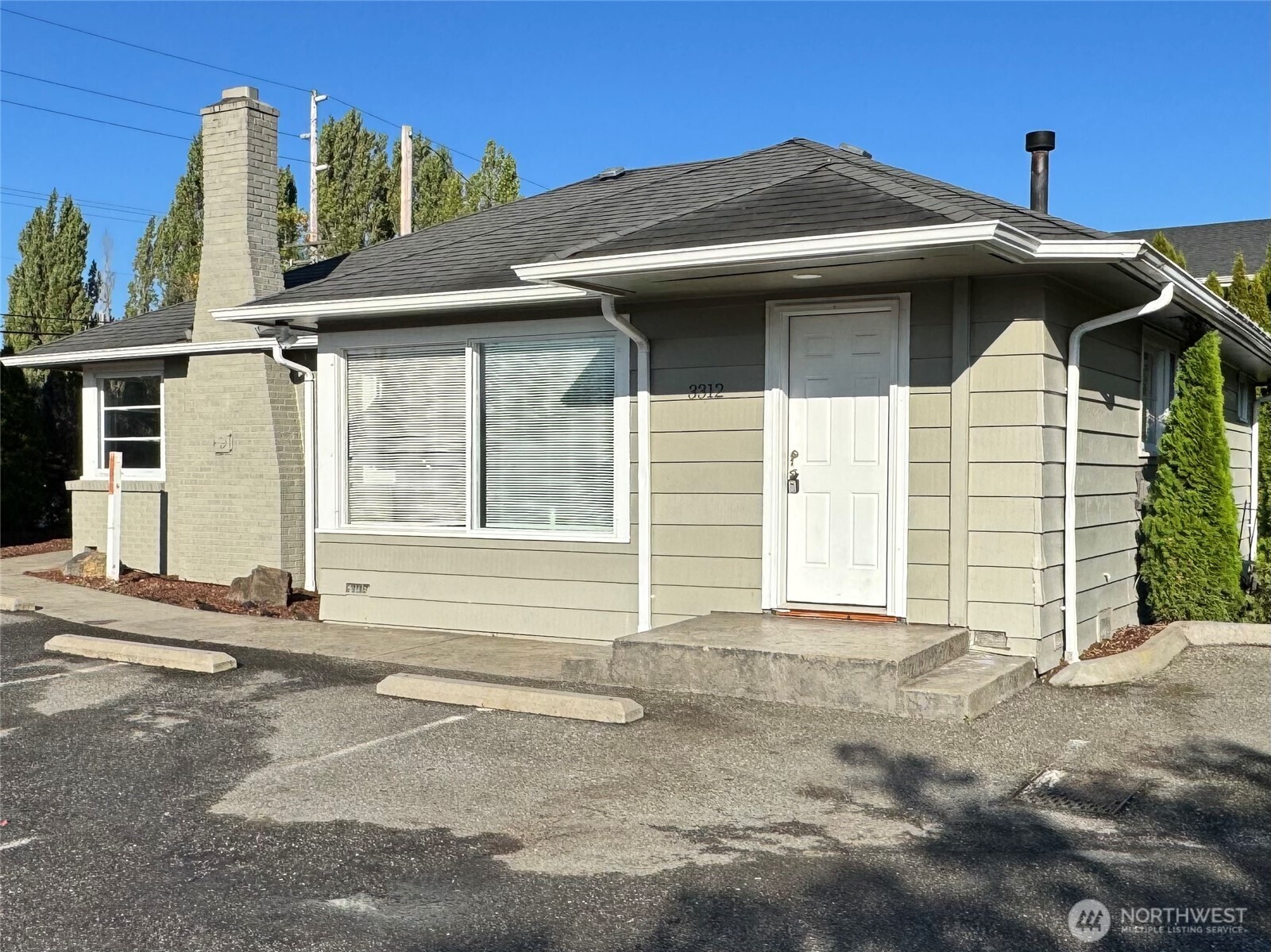 3312 E College Way Property Photo 2