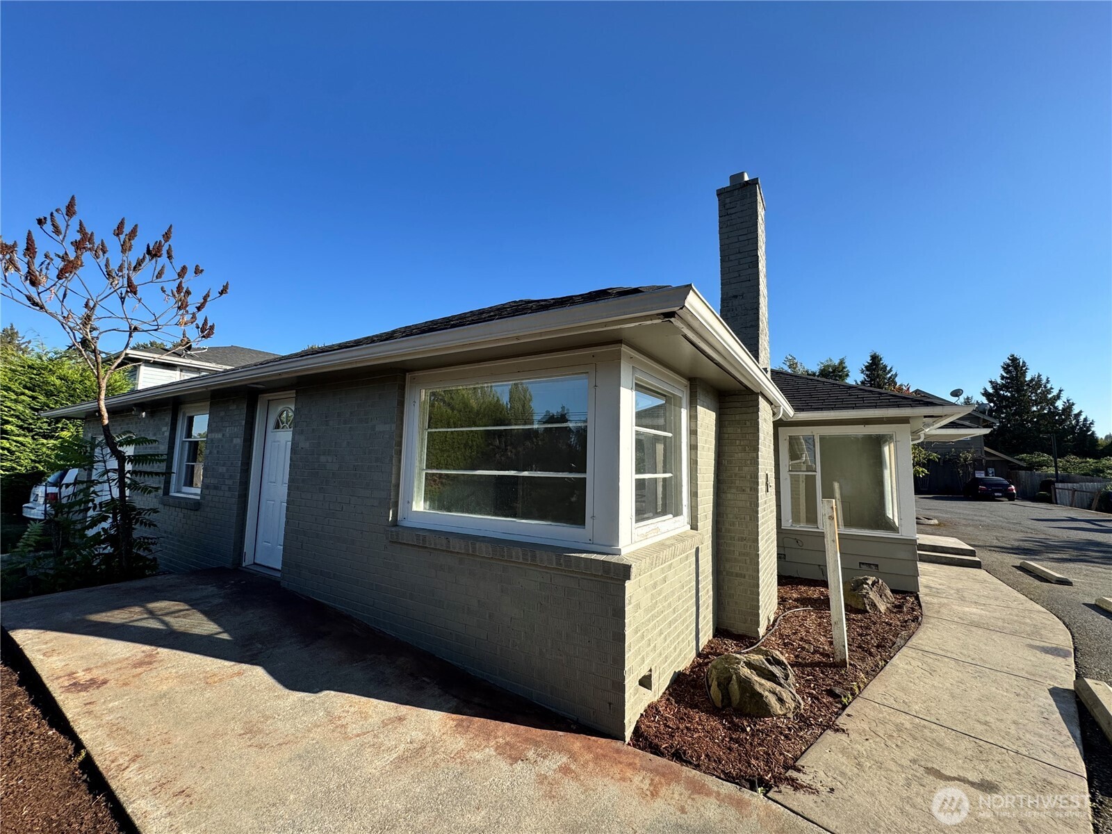 3312 E College Way Property Photo 3