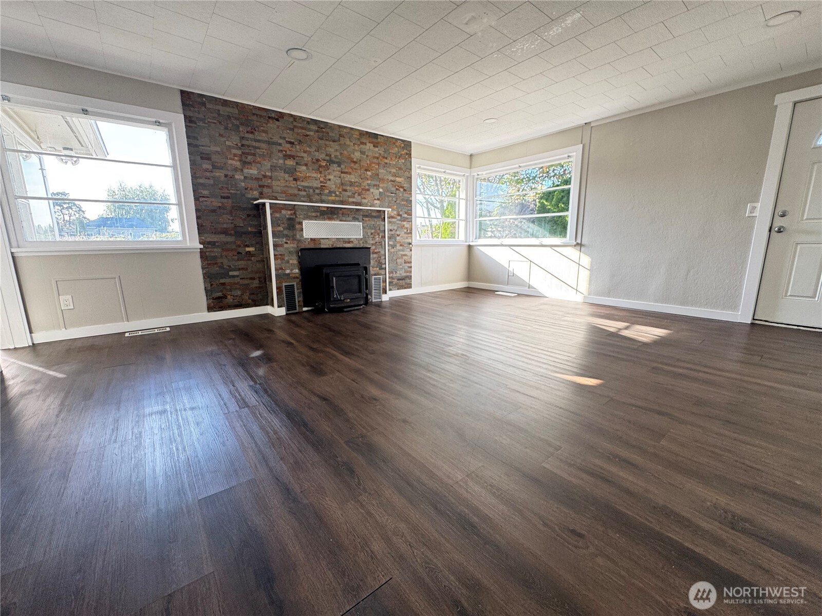 3312 E College Way Property Photo 4