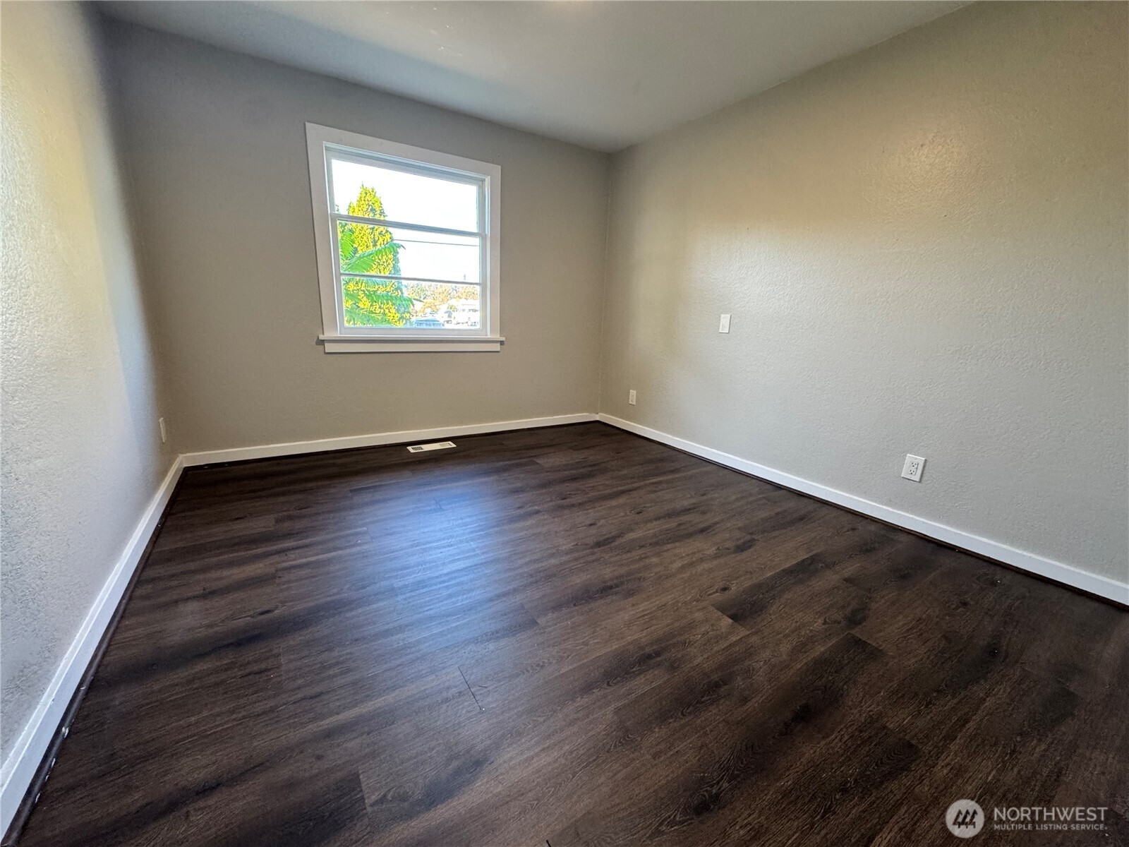 3312 E College Way Property Photo 8